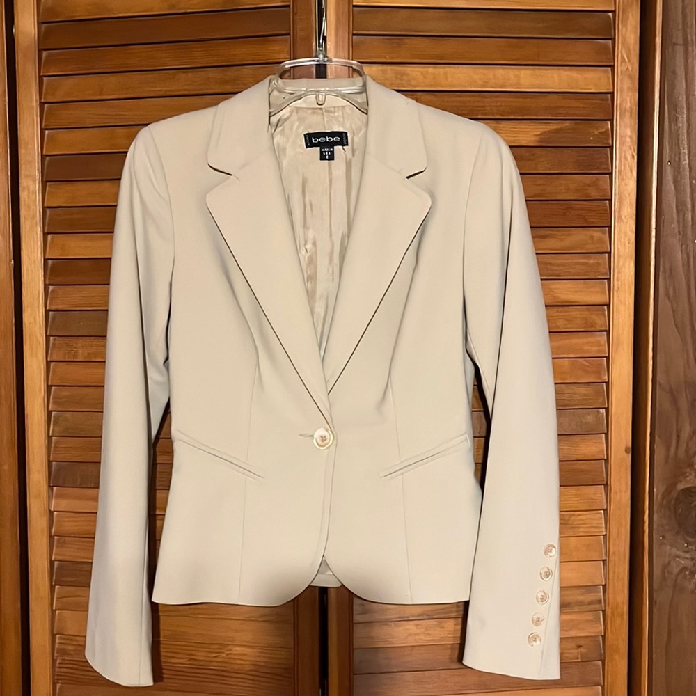 Bebe khaki jacket. Size: 6